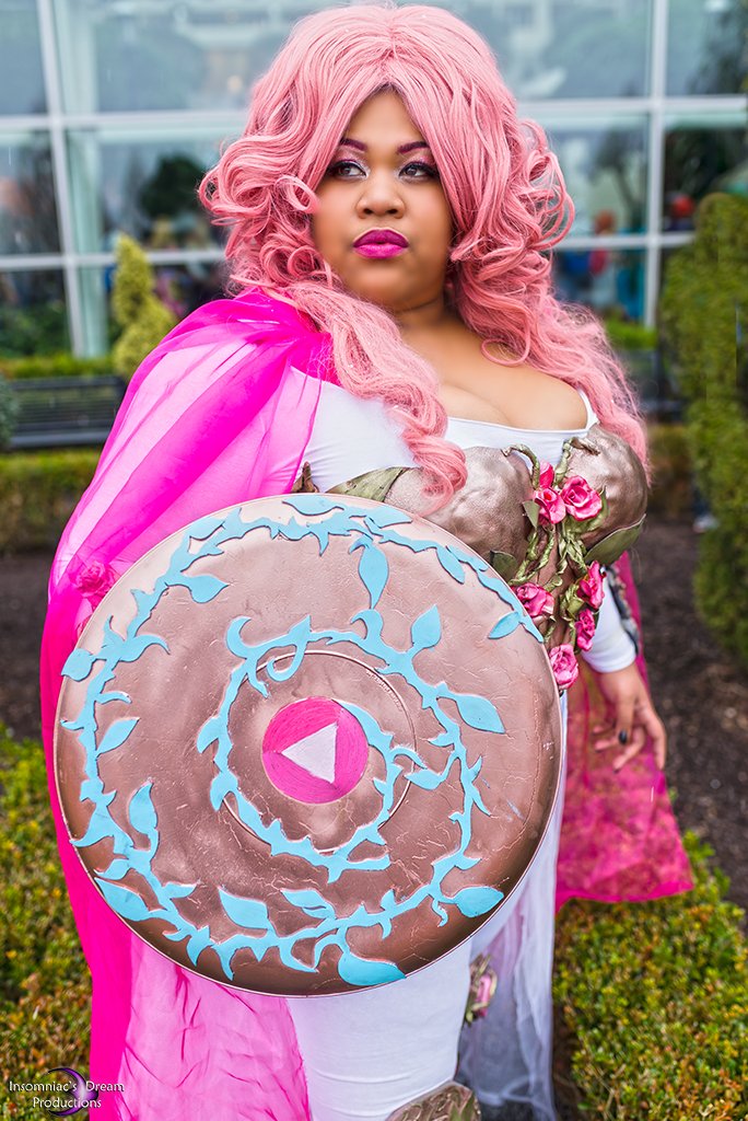 TranquilAshes's tweet photo. Was vending at #UniversalFanCon for my Gala event @thecosgala and a featured cosplay guest selling prints. #UniversalFanCon #UniversalfanConVendorLove #FanConAssemble https://t.co/O6qsQ3CumL https://t.co/kqOgu9WzJn