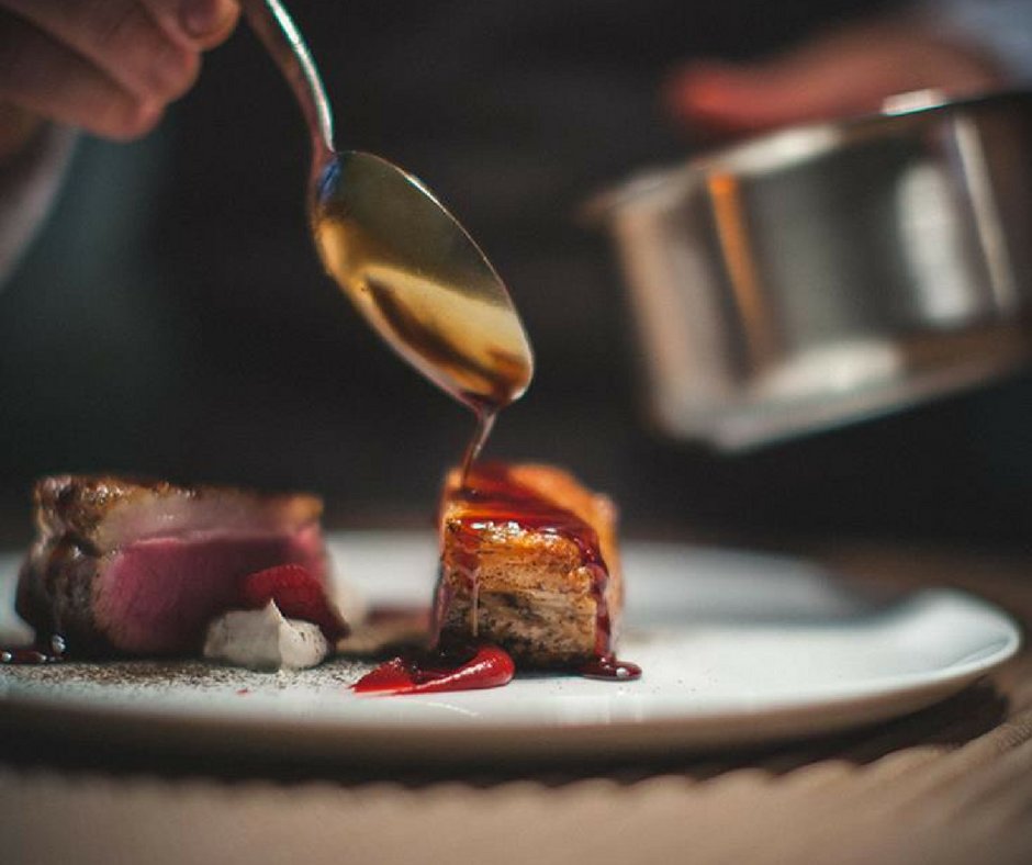 Al Pipero Roma La cucina di Luciano Monosilio punta a sapori netti, diretti, forti. La lettura della carta stupisce per l’accostamento di ingredienti inusuali al gusto comune; 👉🍝sluurpy.it/roma/ristorant…