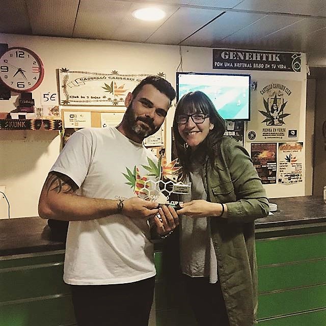 AlchimiaGrow's tweet photo. Felicidades a @PhiloSeeds por el doblete de este fin de semana:
Lemon OG Candy, 3era posición en la Categoría Breeders Sativa de la ICMag Cup y 3er premio en cultivo exterior en la Castelló Cannabis Club con @Patty_Pompas #CannabisCup #Autocultivo #ICMag #ICMagCup #BestSativa https://t.co/HA8BQacFgw