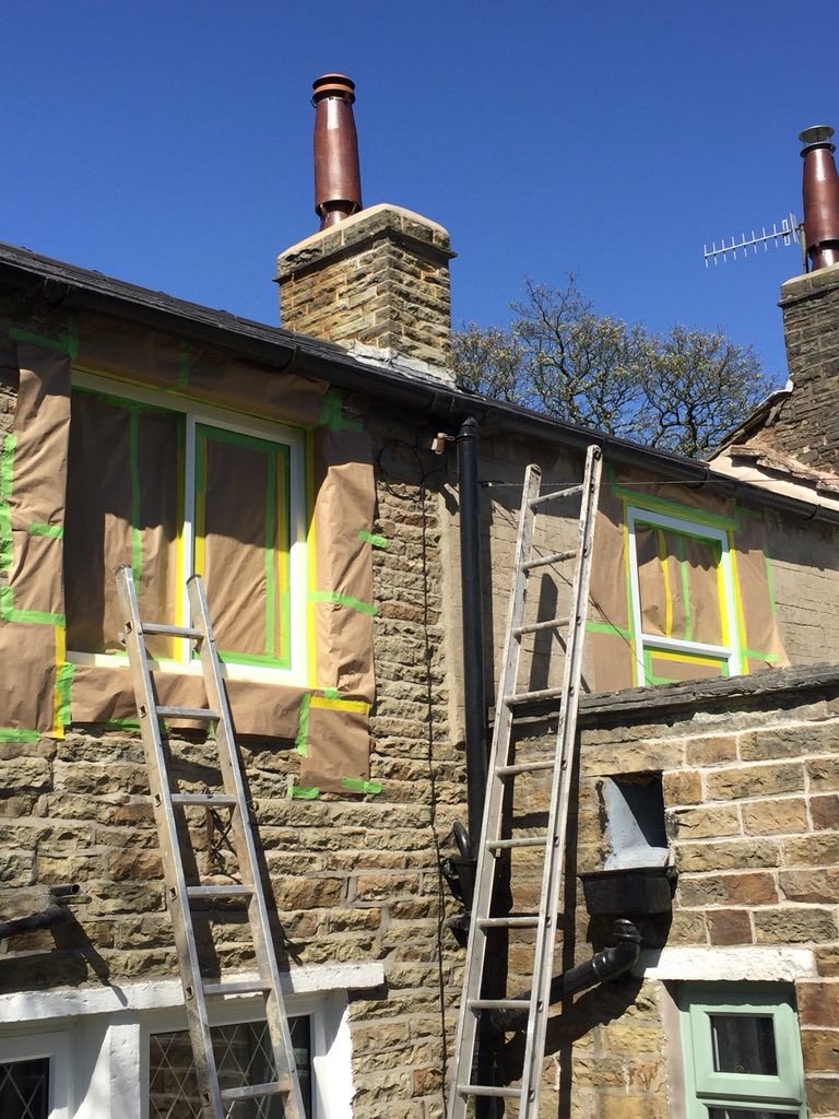 HMGpaints's tweet photo. What great weather it's been recently for UPVC spraying! Check out these lovely white to Chartwell Green windows done by @finefinishco in HMG's PVC17! #UPVC #UPVCspraying #PVC17 #UPVCwindows https://t.co/HZAhWVIJJy