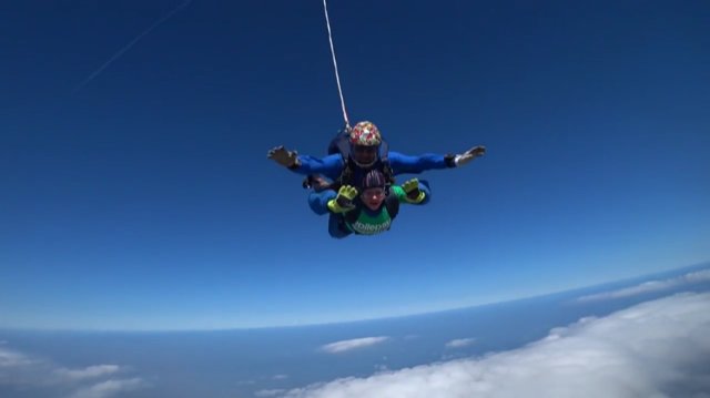 Kaylee_Baltic's tweet photo. I DID IT!!!!! @EpilepsyRUK 

5,000 ft higher than planned too!! 

#EpilepsyAwareness https://t.co/IzzuvPewys
