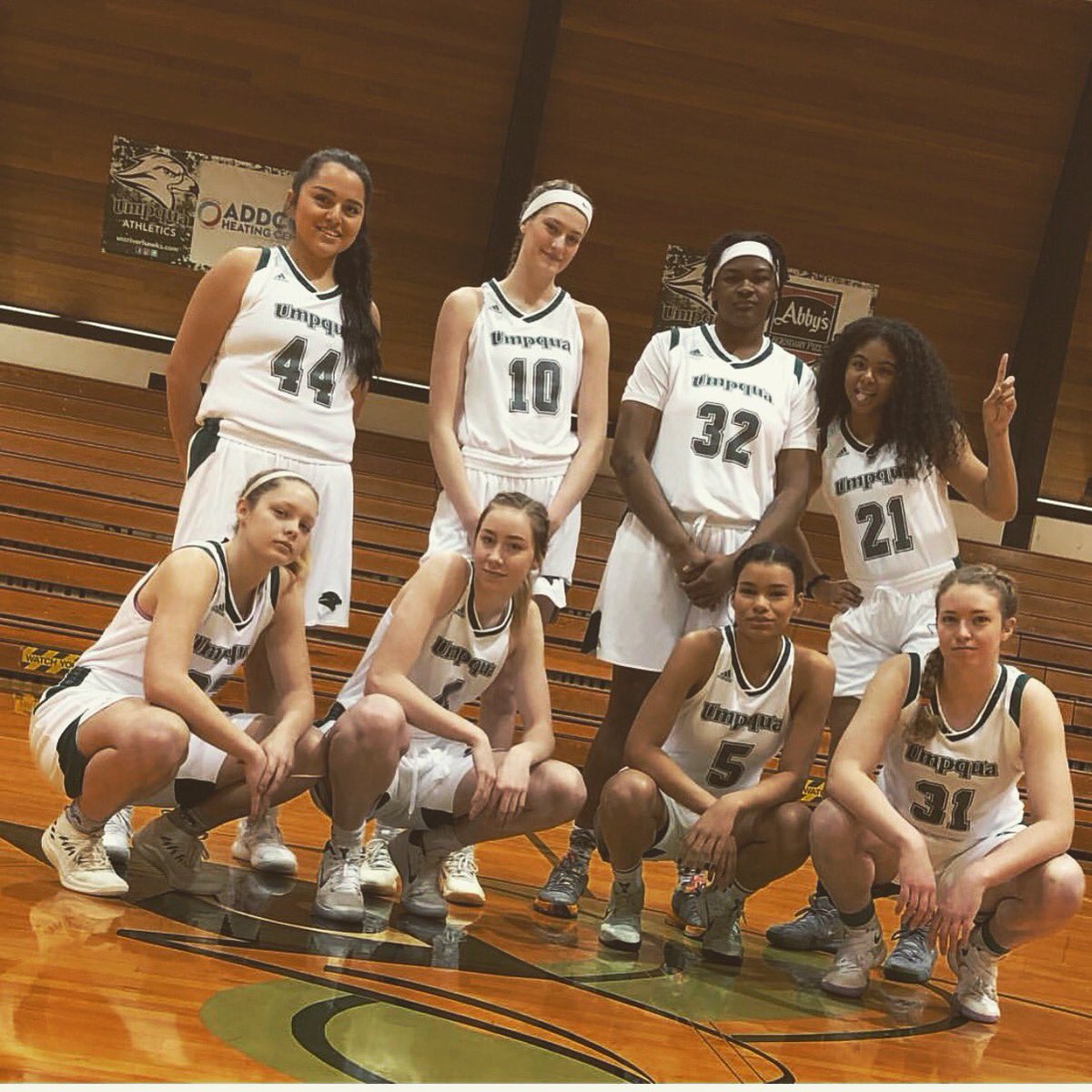 _____Dais3y's tweet photo. I cant lie, ima miss them! You’ll never find a team like this 💯 unstoppable 💪🏾❤️ https://t.co/JmGQSZF39W