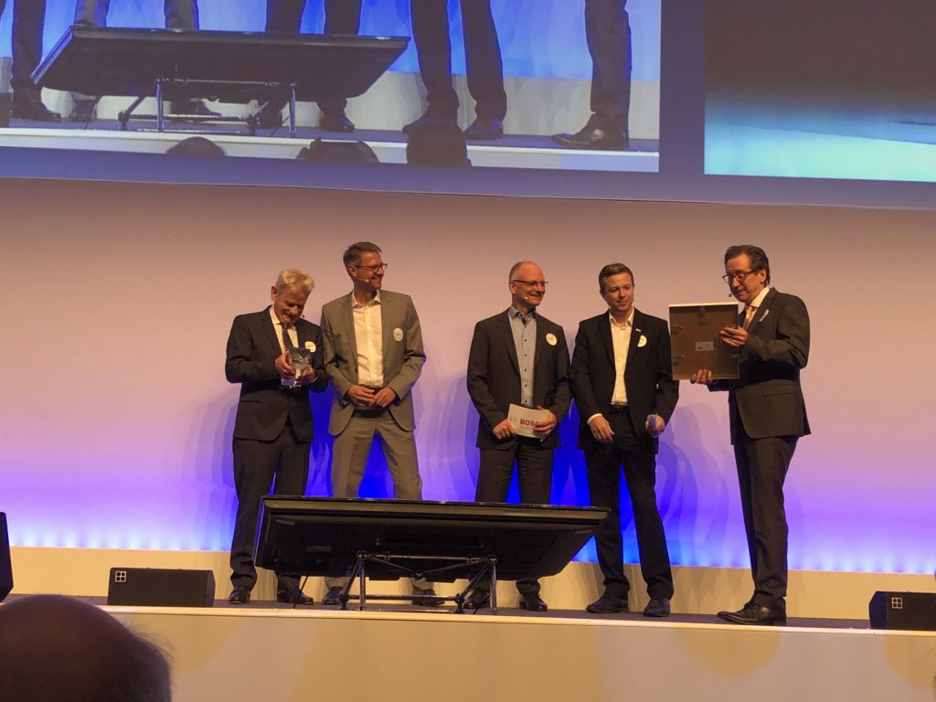 RalphTreitz's tweet photo. #controller_congress2018 congrats to the Bosch Powertrain team Seitz, Sdahl, Reitzenstein for winning the ICV Controlling Excellence Award 2018 https://t.co/52fHKAp9ey