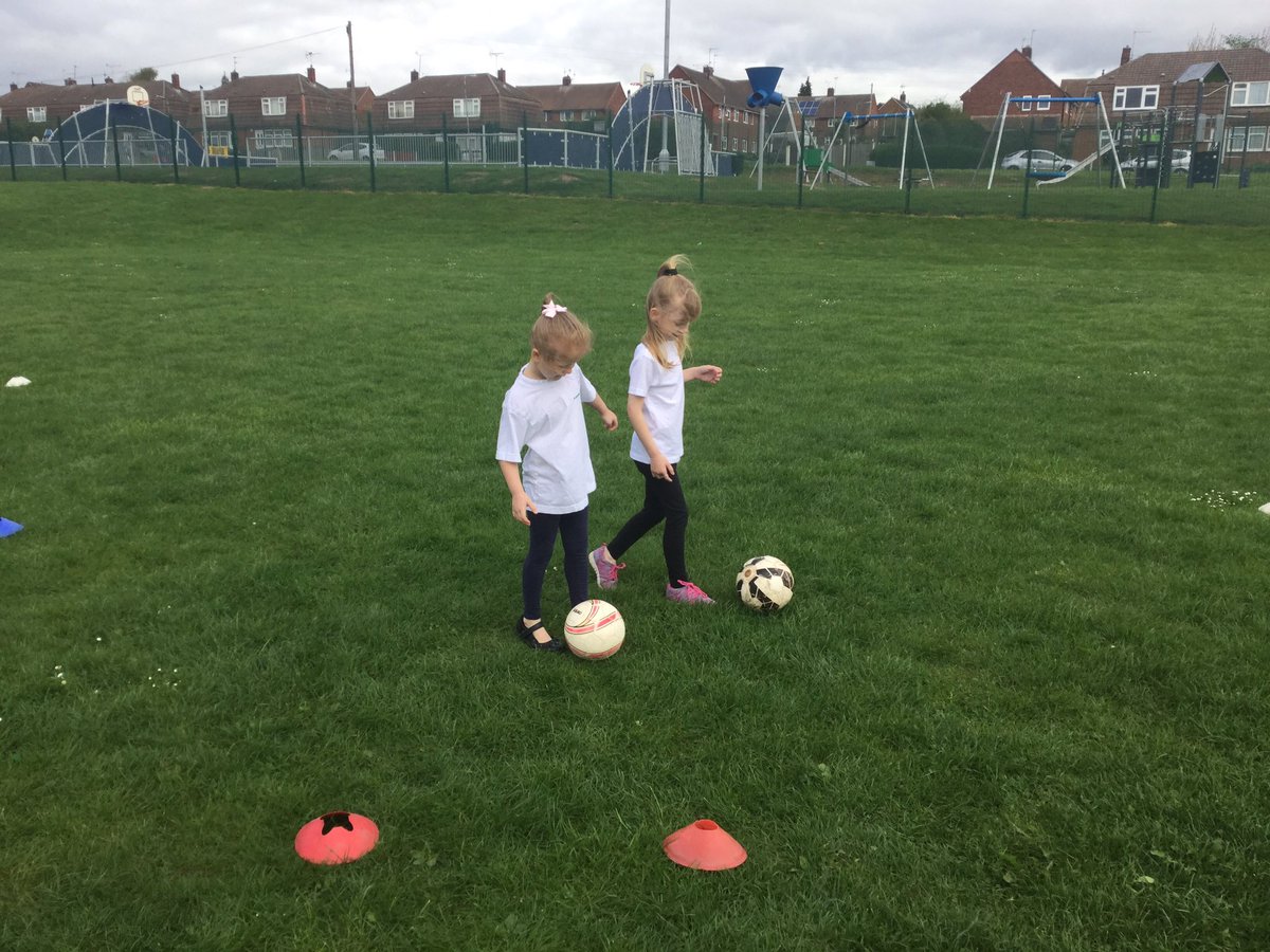 Y1HollyClass's tweet photo. Holly class working on our football skills https://t.co/so7JnpZ6jM