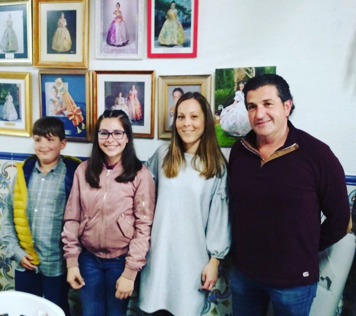 Tenim representats per a les pròximes falles del 2️⃣0️⃣1️⃣9️⃣‼️
Clara Pérez i Natàlia Cediel seran les nostres FFMM acompanyades per Aarón Blasco com a president infantil i Vicente Jordán.
Enhorabona als 4, que de segur fareu un gran equip.