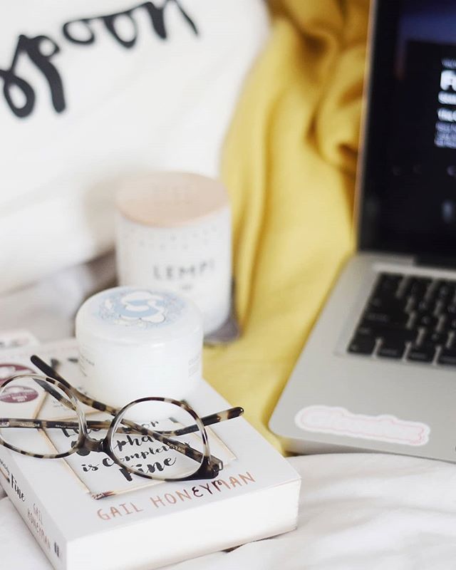 winyeemichelle's tweet image. Freshly squeezed on the blog: a lesson in self-care alchemy. I talk you through three key learnings and there&apos;s a (pink) worksheet included as well!
〰️
#slowsundayclub #shinyhappybloggers #littlestoriesofmylife #aquietstyle #seekthesimplicity #theart… ift.tt/2qTiOo0