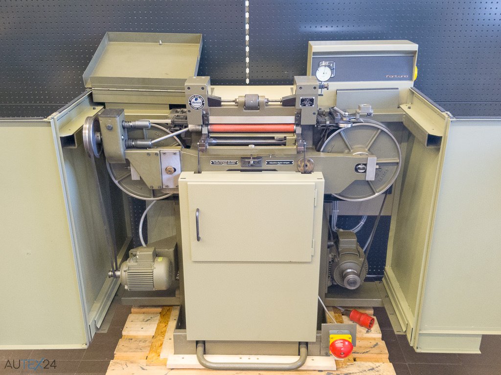 AUTEX24's tweet photo. Fortuna AB 320 Lederspaltmaschine
Fortuna AB 320 Leather Splitting Machine
#leder #fortuna #lederspaltmaschine #maschine #LeatherSplittingMachine #autex24 #Spaltmaschine #Bandmesserspaltmaschine #Universalspaltmaschine #Hochleistungsspaltmaschine #AB320 #MachineDélaminage https://t.co/1iETsbPa9L