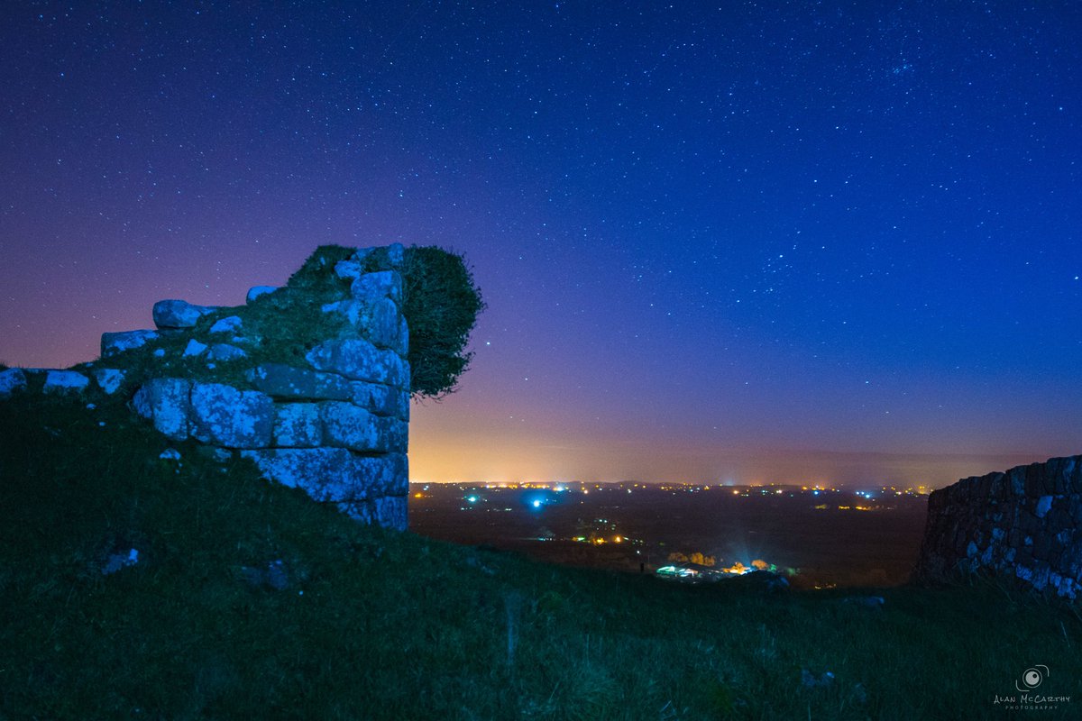 AlanMcPhotos's tweet photo. A starry night from the hill of Ardpatrick https://t.co/rHWpxPVQ0P