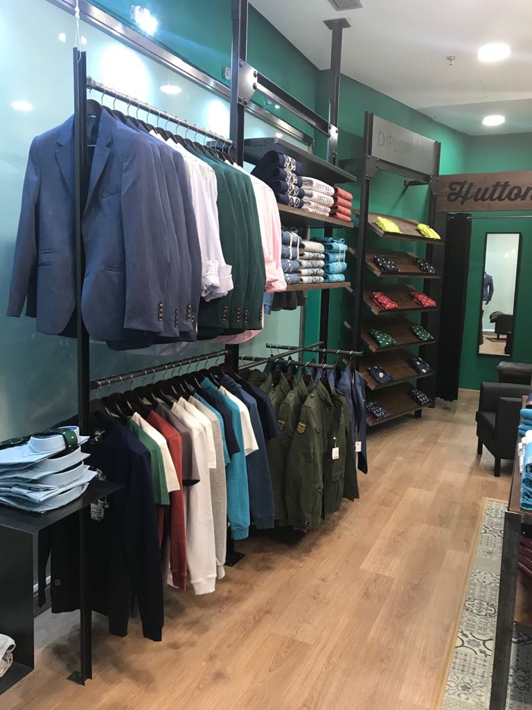 EfcExpansion's tweet image. #Nuevaapertura ¡¡Ya tenemos lista la última tienda que hemos abierto de #Hutton!! La podéis encontrar en el centro comercial la Moraleja Green de Madrid.

#franquicias #emprendedores #moda #felizlunes #DiaDelLibro