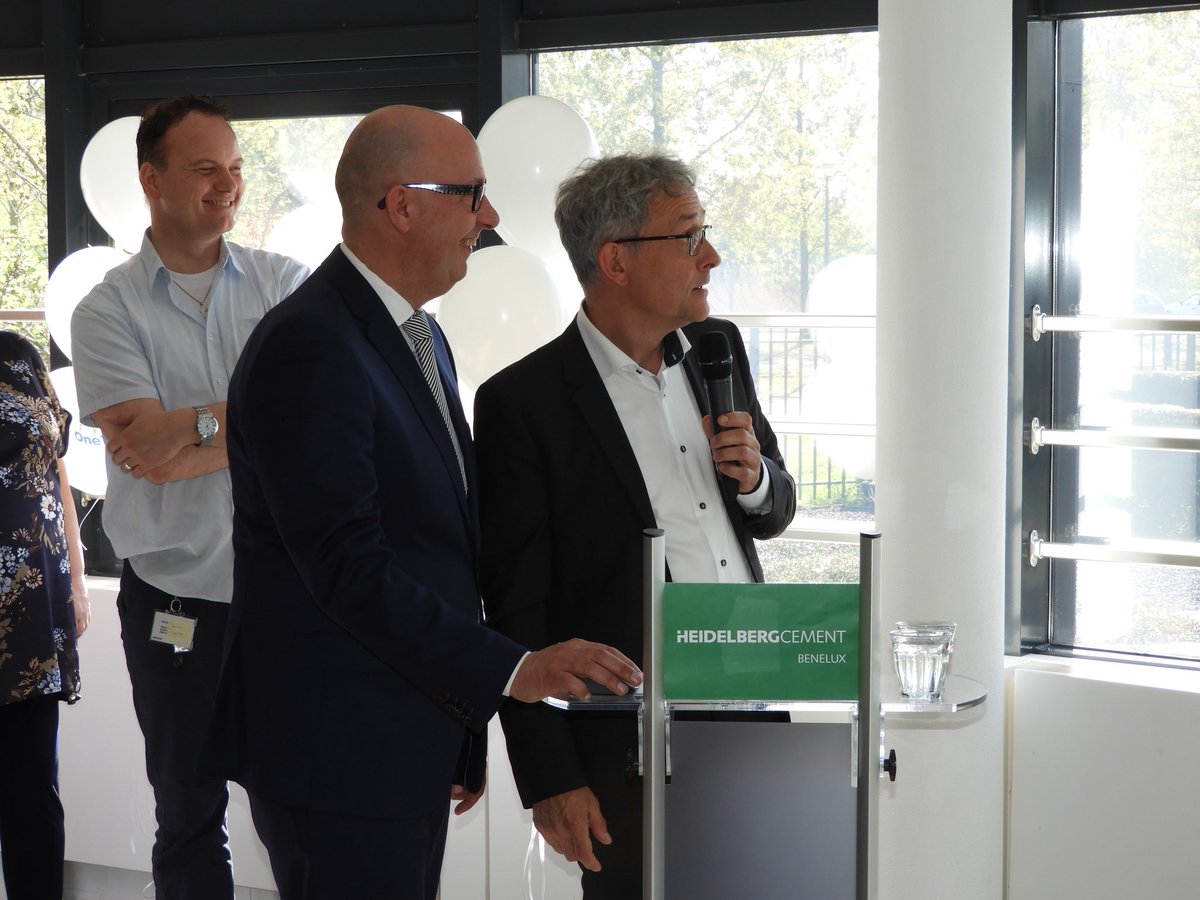 Afgelopen vrijdag had ik de eer om het Customer Service Center te openen van Heidelberg Cement Benelux. Mooie combi van data, innovatie en klantgerichtheid @HC_Nederland