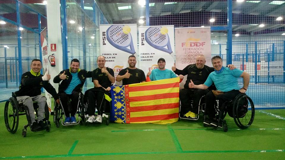 futbolensilla's tweet photo. que han disputado el I Campeonato de #Padel Autonómico en @SunsetPadel, como integrantes de la Selección Valenciana. El resultado podéis verlo en la imagen. Caras de satisfacción tras proclamarse 2º del Campeonato. ¡Enhorabuena de todos los que formamos parte del #futbolensilla. https://t.co/5GoJEjvDY9