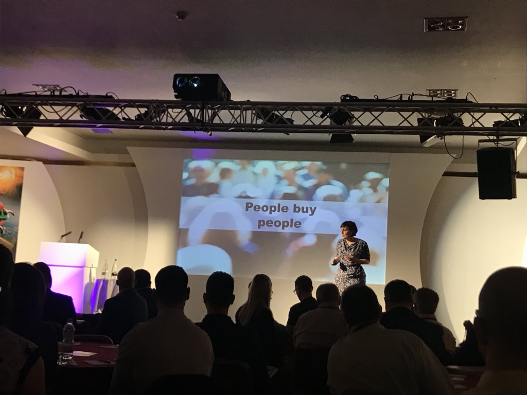 MKAMichelle's tweet photo. Princeton University suggest it takes only 1/10th of a second to make a first impression. Jennifer Holloway, ‘ people buy your personal brand’ @ForumOnline #ForumConf https://t.co/u5TaV01h1Y
