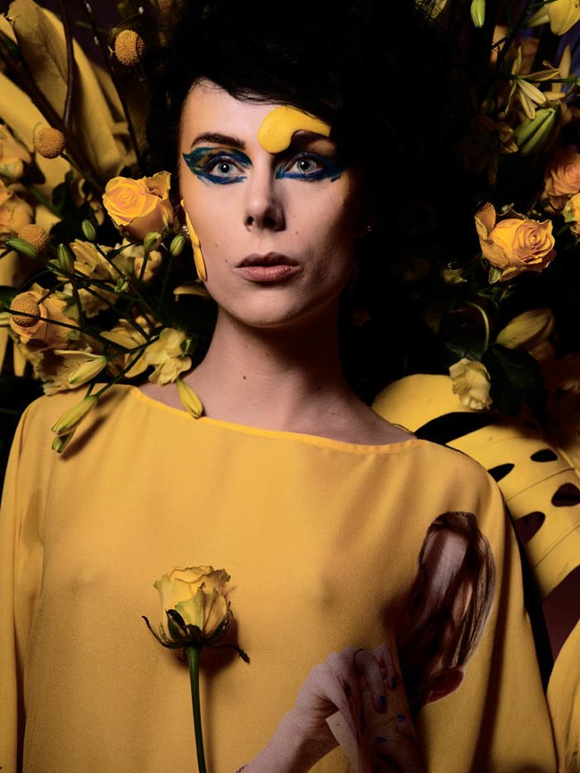 Je herkent het werk van Bas Kosters uit duizenden. Mede daarom heeft de modepersoonlijkheid het prestigieuze Cultuurfonds Mode Stipendium ontvangen. En terecht! Uiteraard zijn er weer bloeiers in zijn collectie te zien: bit.ly/2qKYIwV