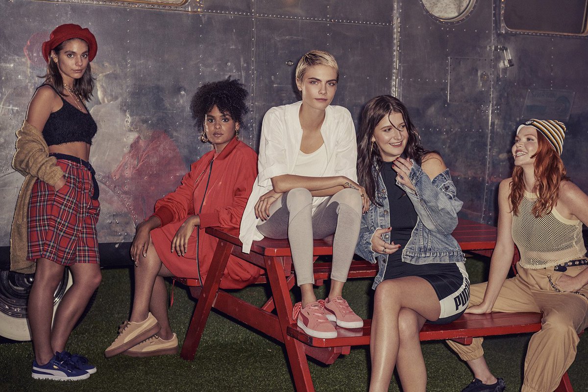 TheSportsWear's tweet photo. PUMA PRESENTA SUEDE BOW
\\ https://t.co/f0bV05Bxp7 //
@PUMA @AttilaCo 
#thesportswear #sneakers #Puma https://t.co/8Wzwoj7phs