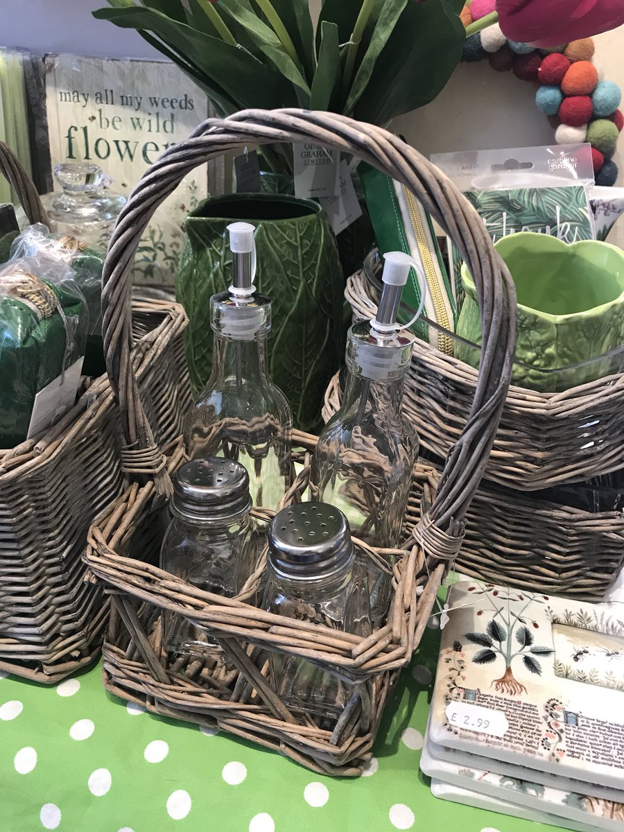 RowanTreeGifts's tweet photo. #Summer #garden essentials 👌🏼
https://t.co/Y8PhwORtiU #rowantreegifts #budleigh #gardening https://t.co/7vwjgyrJKy