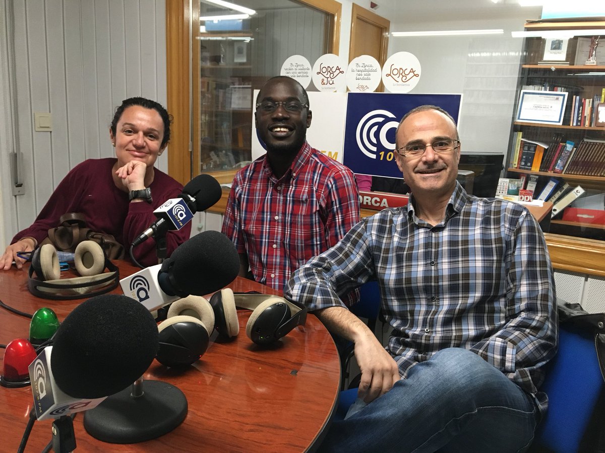 DCa107lorca's tweet photo. @danycamposf @clemy21 @ediciones_solid @Expedicion5 ahora en @OndaCa107 con @Nesdebo https://t.co/TJmVzJr29l