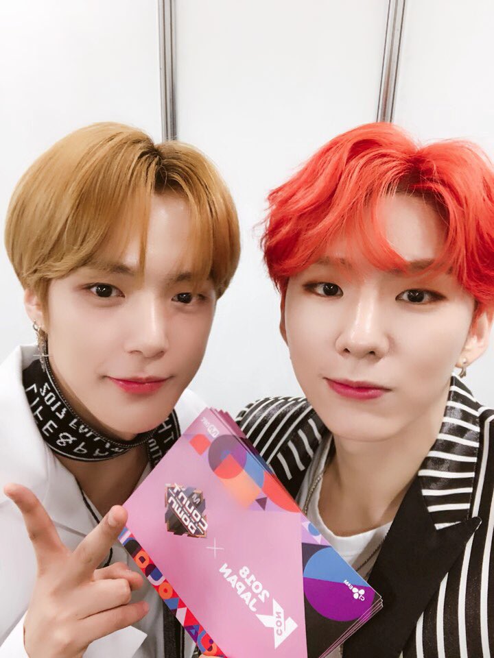 OfficialMONSTAX's tweet photo. [#기현] 비도오는데 후라이드치킨 앙념치킨 반반 어때요 https://t.co/3yZ1EF9aiF