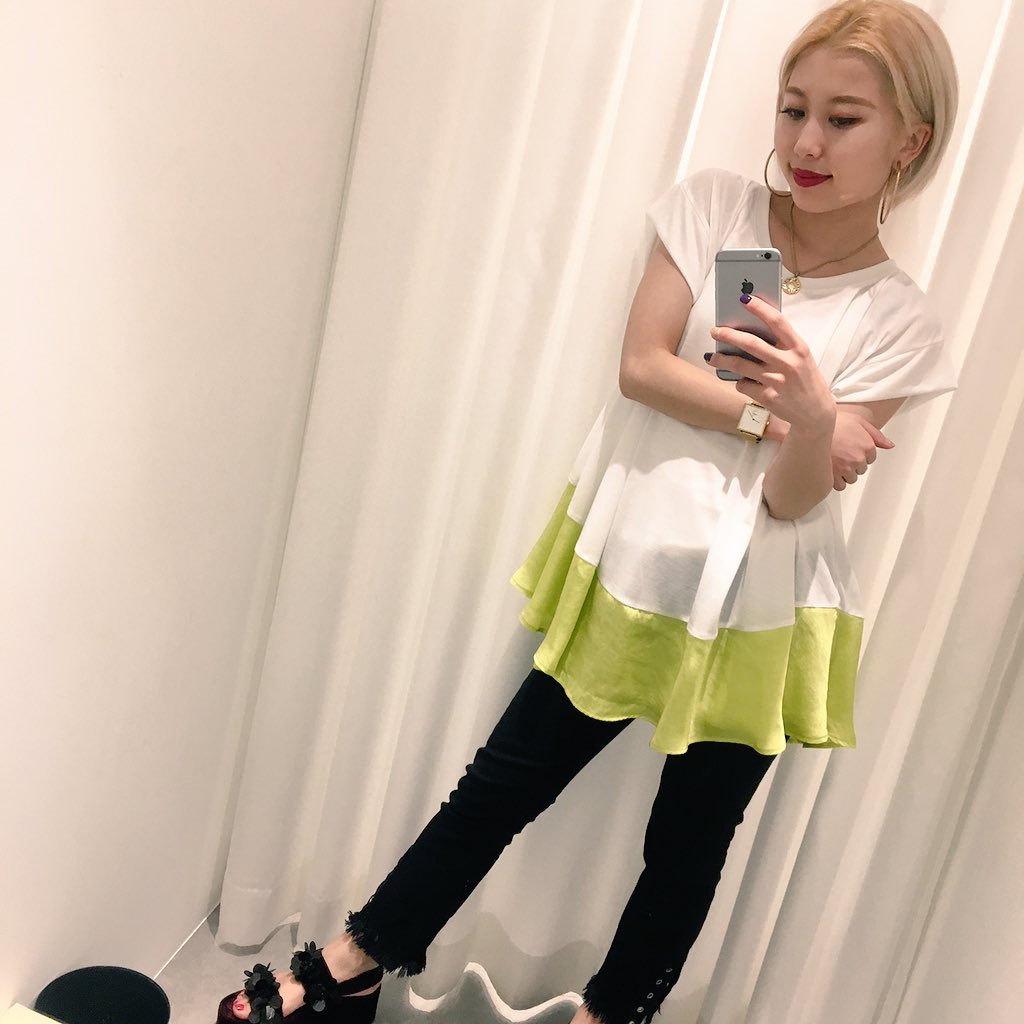 riddlefrom_h's tweet photo. 💛meguri's coordinate💗

切り替えAラインチュニック😜🌸
落ち感が凄く綺麗なチュニック

詳しくわ！！！
本日の19時のブログ
ご覧ください💋🤙

https://t.co/IY1f2EWqrd

#ラフォーレ
#原宿
#RIDDLEFROM
#リツイート
@Laforet_H 
#フォローミー https://t.co/L7Xe5AnLZ9