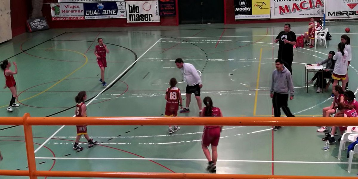 BenaventeCB84's tweet photo. Dar las ¡¡GRACIAS!! a
@sanjosemaristas por la jornada  que pasamos junto a sus Alevines y el encuentro de Liga de las Infantles. intentamos aprovechar estas visitas para seguir aprendiendo en nuestras categorias inferiores....  #nosgustaelbaloncesto #benaventebaloncesto https://t.co/KcSjPf5SG6