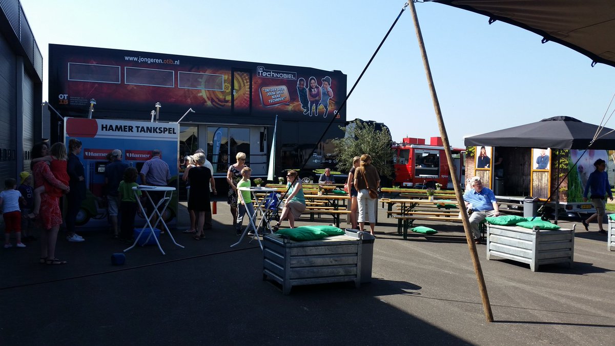 Paulhuyberts's tweet photo. @rcvanmaren @OTIBnieuws @HKmobileNews Gespot @Vliegveld_Teuge https://t.co/XKl13McjFk