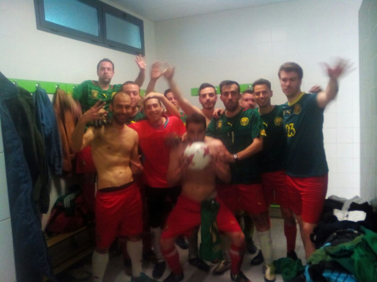 MICASS_CF's tweet photo. Feliç #SantJordi a tots! Hoy #EstadísticasMicass con nueva victoria contra el líder de la liga! @MICASS_CF 4 - 0 MESÓN MOLINO (3 @andrew__MM, 1 @anfler83 )
ESTE EQUIPO NO TIENE TECHO!!! https://t.co/ozUJhliuzI