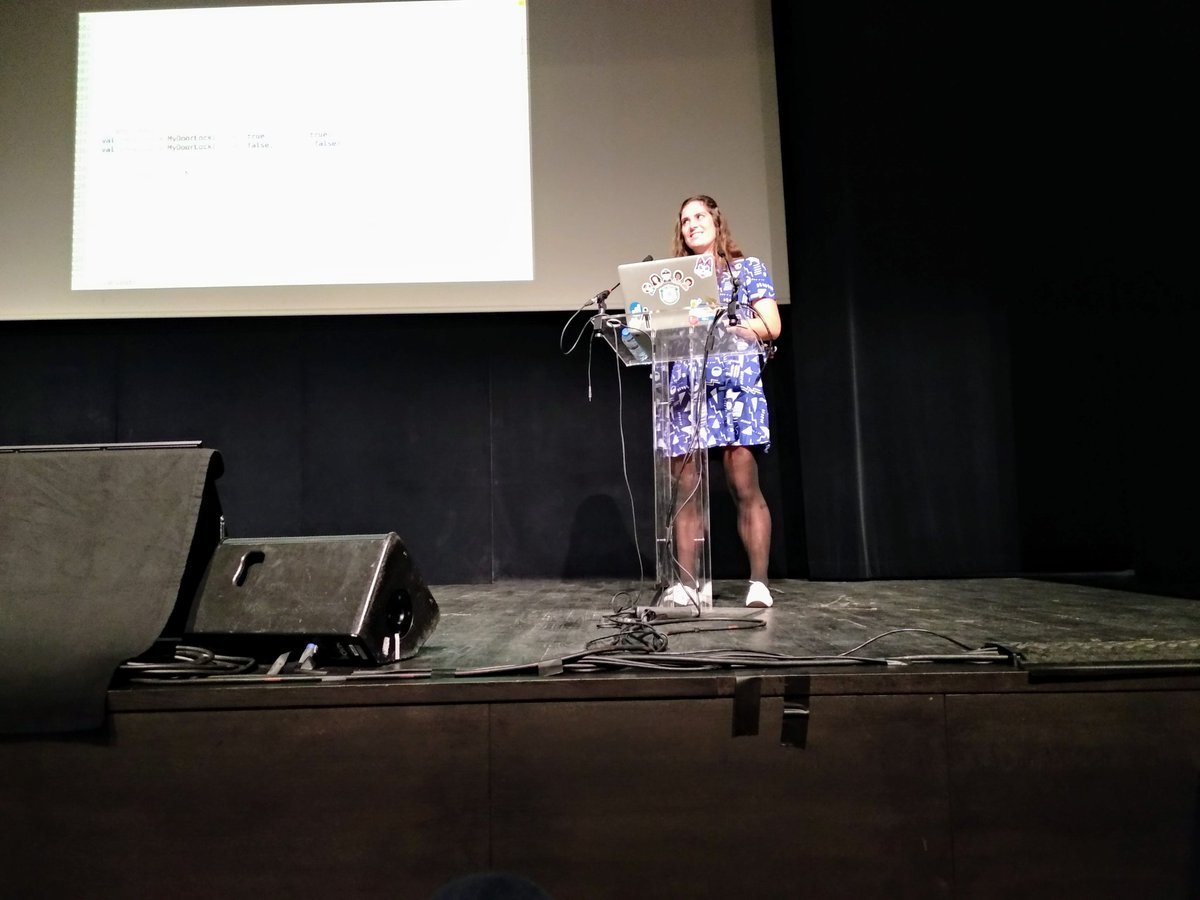 BrittBarak's tweet photo. She's awesome. True or false? TRUE! @RunChristinaRun on states on @AndroidMakersFR ✌️ https://t.co/3c5aKi2wSw