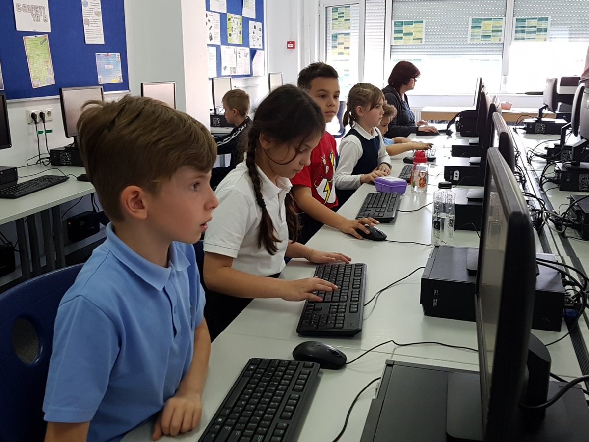 IBSBPRIMARY's tweet photo. Y4L are being Fake News detectives using skills they learnt last week to check the veracity of various news on the internet - an important life skill @MsLishakIBSB @IBSB4 https://t.co/K0moWKzPZ6