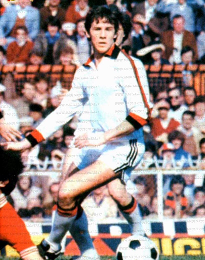 FBaresi's tweet photo. Era il 23aprile1978 gli anni si sono susseguiti e voi non avete mai dimenticato. Grazie 🔴⚫️ https://t.co/sgpKCGa8bm