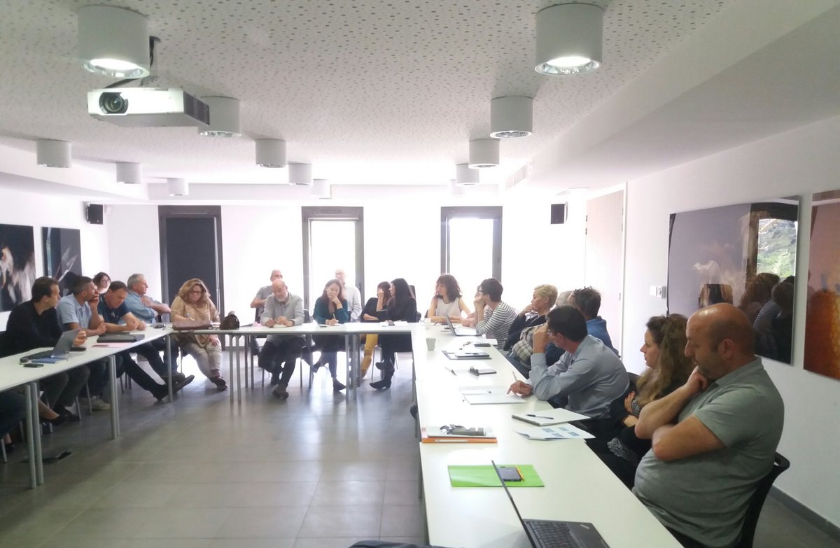 mpb_Corsica's tweet image. Conférence régionale 2018: 7 M€ d'aide (3,3 M € État et 3,7 M € CdC ) pour soutenir les filières agricoles corses : organisations économique et commerciale, appui technique, expérimentation et promotion des produits. #qualité #identité #odarc