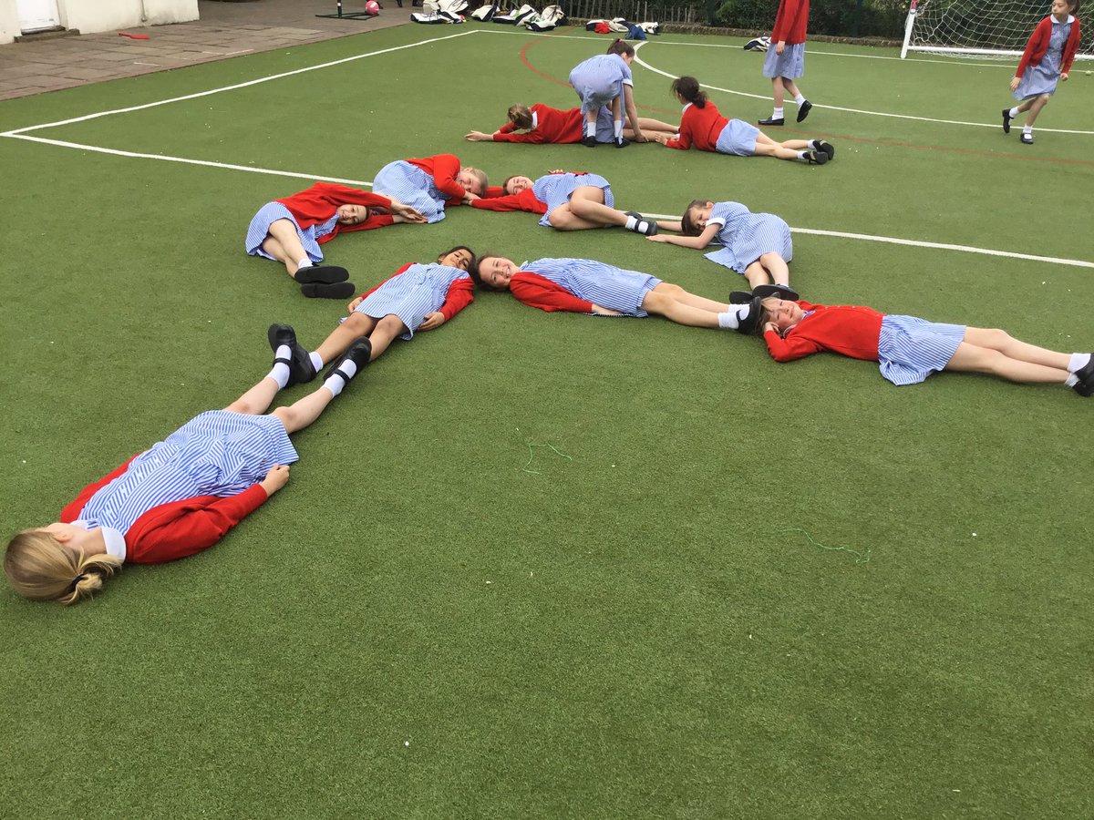 BroomwoodMath's tweet photo. Can you guess what @NWSbh_Class5 were up to this morning? Is this maths?! #BHMaths #Mathsisfun #angles @MathsNoProblem https://t.co/gxHTbi7d9u