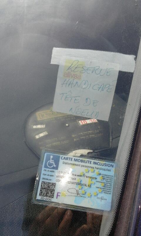 #06800 #cagnessurmer #stationnementpersonnehandicapée #personneenragée #lapinede #mdph #policenationale #policemunicipale #vacancesgachées