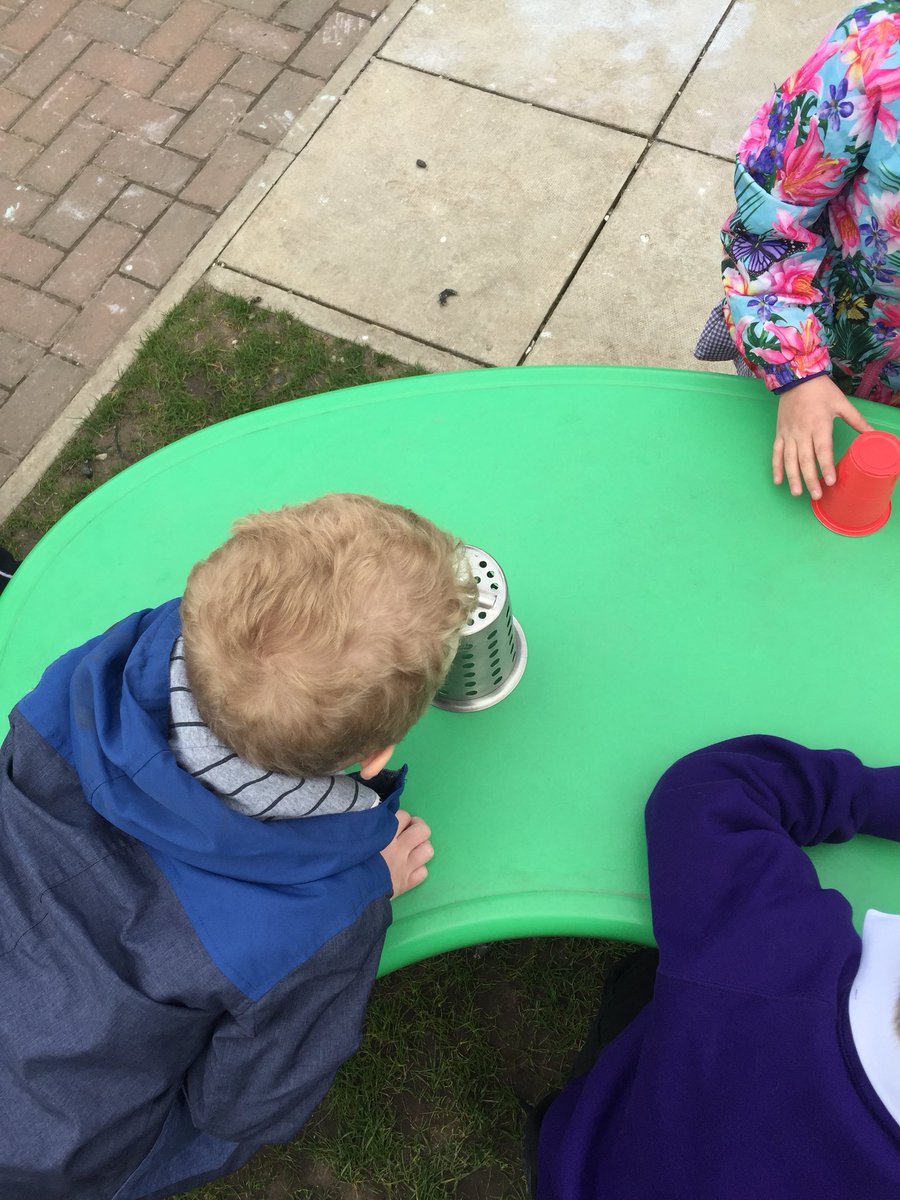 MissMarshallYrR's tweet photo. This morning we have been helping the little pigs to decide which material to make there house out of. We tested the materials to see which ones the big bad wolf would be able to blow down. #illhuffandillpuffandillblowyourhousedown #testingmaterials #investigation https://t.co/D6d4TSEyqX