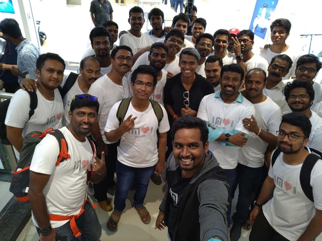 laurelsudeep's tweet photo. Lot of Mi Fans asked us to add VK Digital Cable TV support on Mi TV.
Thanks to support from @immaheshvs from Chennai who bought the remote controller and shipped it to us, we are now officially supporting this popular Cable TV box on Mi TV. 
Courtesy: @SensyApp https://t.co/uhcJ1frWjZ