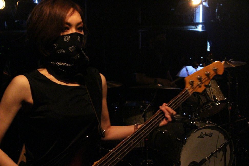 DRUMMERKAZI's tweet photo. 20180422@高円寺showboat
urgentworks LIVE
THE STALIN「虫」全曲再生ライブ
photo:sasao
#urgentworks
#dip
#ヤマジカズヒデ https://t.co/1igaMnrnLP