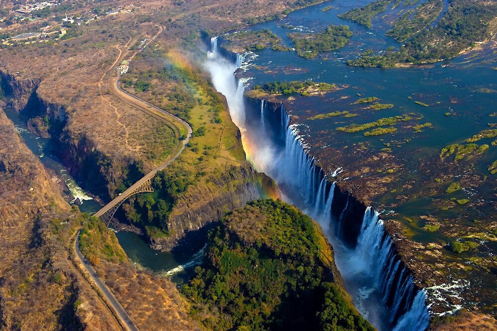dannymclasker's tweet photo. Zimbabwe is hands down the jewel of Africa!🙌🏼🇿🇼 Retweet if you agree...🌄🌅 https://t.co/e8REphOUQn