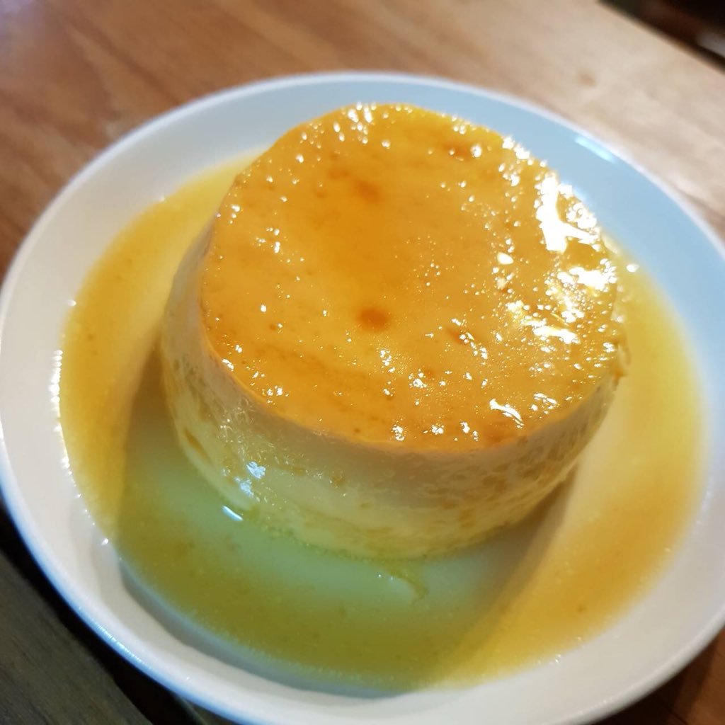 hbker07's tweet photo. ขอร่างยูริประทับ กล่องปริศนาในวันนี้คือลูกอมมะนาวเกลือ ถ้าเชฟจะถามหาคอนเซ็ปจากหนู หนูไม่มีหรอกค่ะ หนูทำเพราะคิดว่ามันจะอร่อย แล้วมันก็อร่อย........ #ไลม์ซอลท์กินกับอะไรก็ฟิน https://t.co/qneAzr1RMR