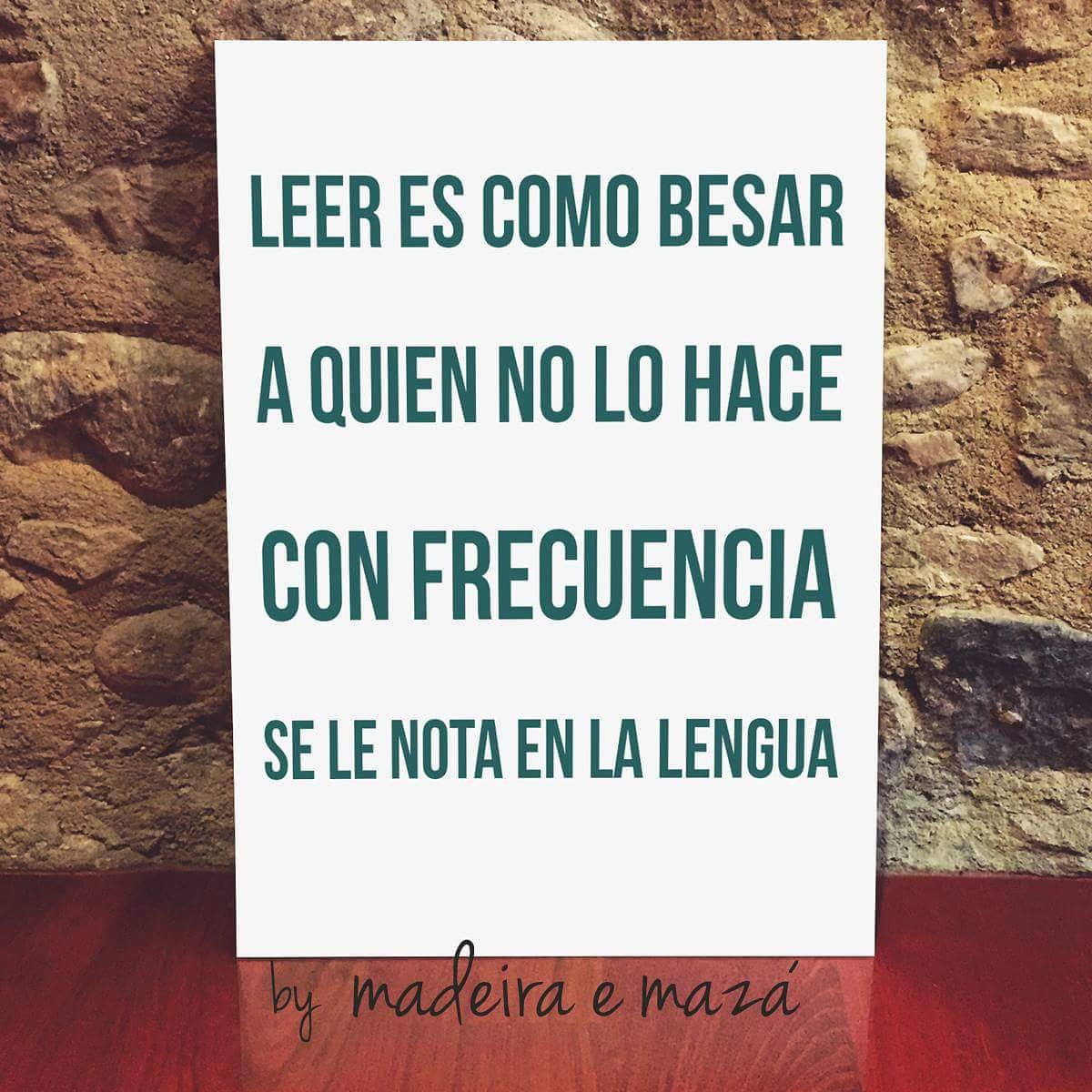 MadeiraeMaza's tweet photo. Cualquier momento es bueno (para hacer alguna de las dos cosas)

#díadelLibro #scq #compostela #santiagodecompostela https://t.co/VaMsVav9m1