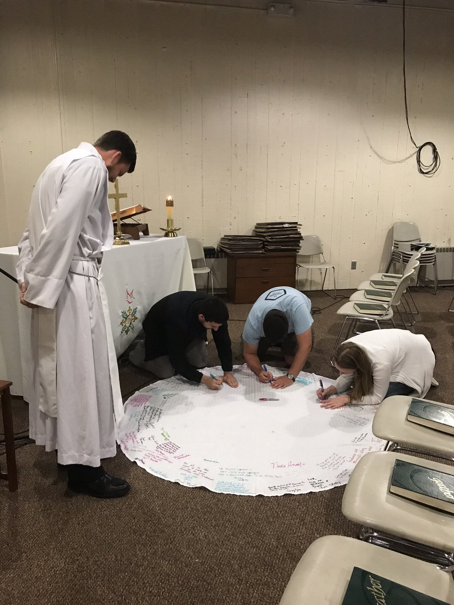 ulcatholiccm's tweet photo. The Lord bless you and keep you #Baccalaureate #signingtheseniorcloth https://t.co/WvWlQtwtq5