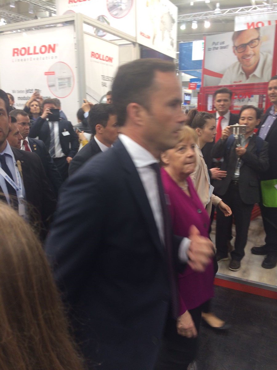 Rollon_LinearFR's tweet photo. Opening of the exhibition @hannover_messe with @AngelaMerkeICDU in front of Rollon's booth ! https://t.co/7RvUK11DKl
