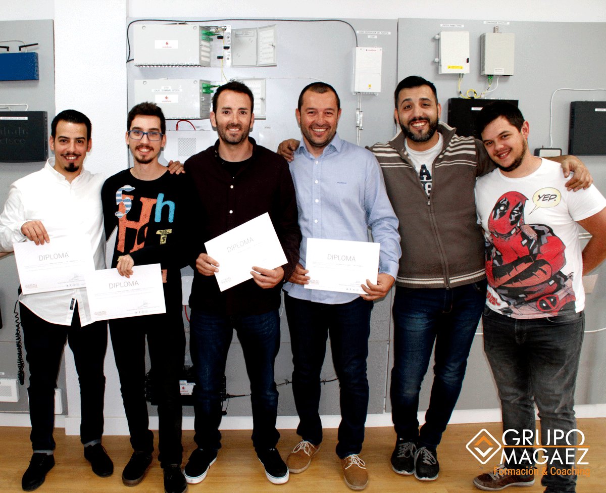 magaezformacion's tweet photo. Aquí tenemos a los alumnos del último curso de #FTTH que impartimos en #MagaezFormación la semana pasada. Queremos agradecerles su esfuerzo y participación ¡Muchas gracias a todos! ¡Muy buen trabajo!👏👏🔝 https://t.co/bFEvNSWGOg