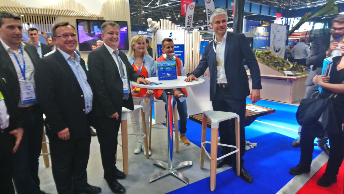 GroupeSERFIM's tweet image. Accueil de @laurentwauquiez sur le salon @MPlanet2018 le Vendredi 20 avril 2018.
Présentation des produits et services @GroupeSERFIM @SerfimTIC #Serpollet et #Caratelli
#MountainPlanet #environnement #amenagement #montagne