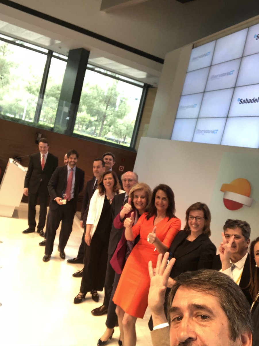 JesusVega_'s tweet photo. Felicidades a los premiados de #GenerationWars2 y muchas gracias a los asistentes y a la Ministra @fatimaempleo por sus motivadoras palabras. Enhorabuena a @generacciona por el exito del evento https://t.co/Co0zTHmaAL