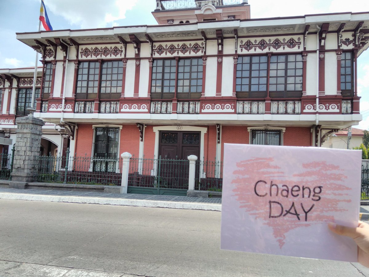 chibikkorapper's tweet photo. Beefore this day ends, I would like to share something while i'm doing #ChaengDay with my friend. So after taking a picture (1st pic) We hurriedly leave because it was so hot and were running out of time. Then before we can ride and go in other place. I suddenly got the urge to + https://t.co/VzA0cf0mwp