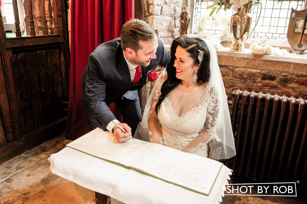 shotbyrob's tweet photo. #Wedding #photography across #Cornwall, #Devon &amp; #Somerset. Let me capture your special day. Deposit only £75 to secure the date! 📸👰🏻🎩🥂 #weddingday #weddingphotographer #weddingphotography #weddings #weddingplanning #weddingplanner https://t.co/ERXTae4Wlw