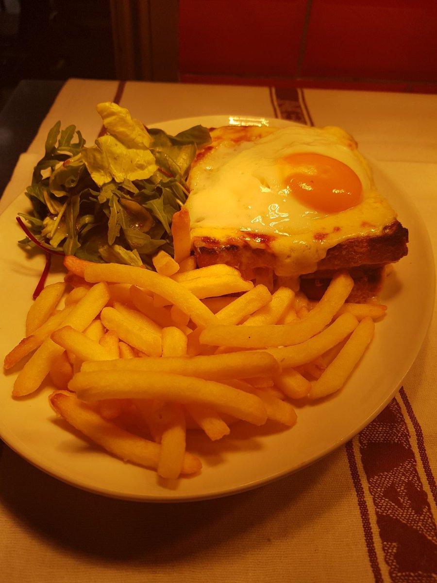 Konnigans's tweet photo. #lunchdeal IS SIMPLY DIVINE today !! ✅✅👌😜 #sw11 #sw15 #sw18 #oldyorkroad #thetonsleys @NappyValleyNet @timeandleisure @StJohnsHill @PutneyHive @batterseabanter @WandsworthDeals @lovewandsworth https://t.co/VbdPFPaTNo
