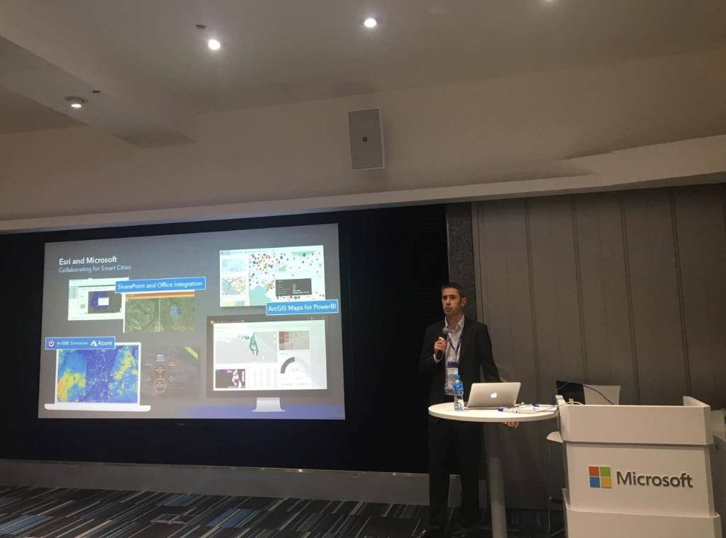 microsoftgulf's tweet photo. #Esri’s Business Development Manager, @rjbudden is talking about Smart Cities and Smart Infrastructure Enabled with #GIS at the #MicrosoftSmartCities workshop. @EsriWAMEA https://t.co/6YMvBURBf3