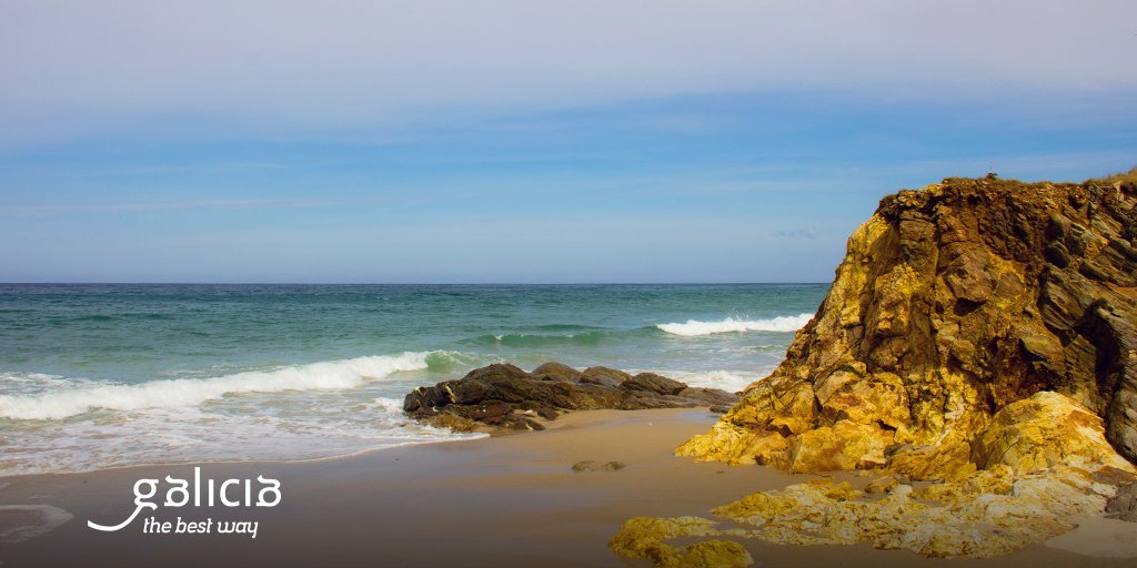 So that you can welcome summer with open arms, we invite you to enjoy, for example, a beach on the Cantabrian coast. #Galicia #galiciaparadise