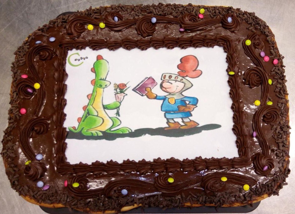 Molt bona Diada de Sant Jordi a tots i a totes!! Avui de postres... Coca de Sant Jordi!! <a href="/EscolaVirolai/">Escola Virolai</a> <a href="/EscolaReina/">EscolaReinaElisenda</a> @AMPAVirolai