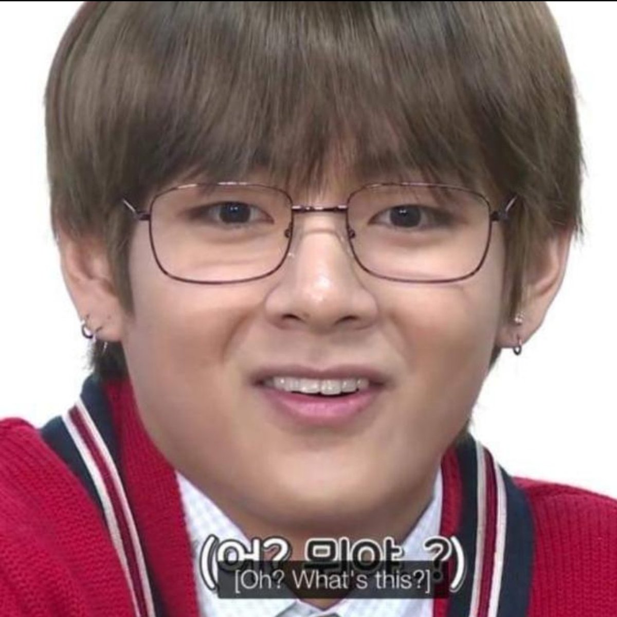 andreasoomin's tweet photo. Hey, Kim Taehyung Kim #V #KimTaehyung #GucciBoy https://t.co/RlVqB9aTnE