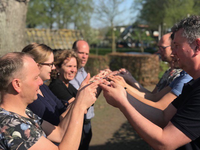 MetELLLA's tweet photo. Module 4 bij @Kruitbosch met @erikfaasen ging over persoonlijk leiderschap en overwinningen met je omgeving. Mooie dynamiek in een heerlijke omgeving met fantastisch weer! https://t.co/59HBX9yNFr